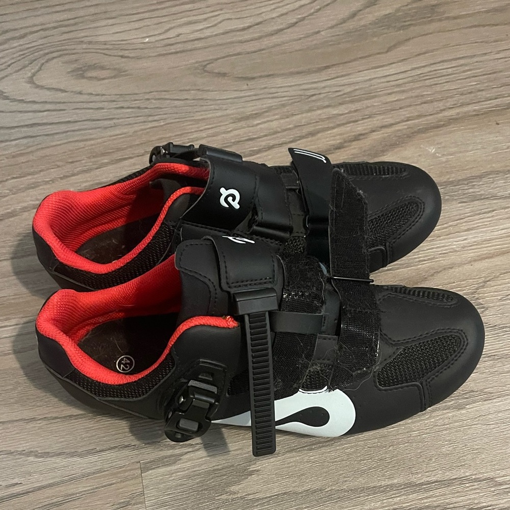 Peloton cycling shoes - 42